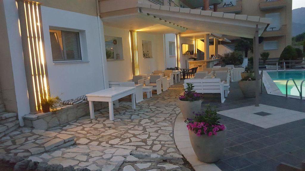 Hotel Iliana Mandrotopos Buitenkant foto